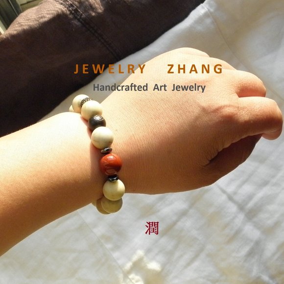 High quality Matte marble  stone with sandalwood zen style bracelet - Picture 4 of 7